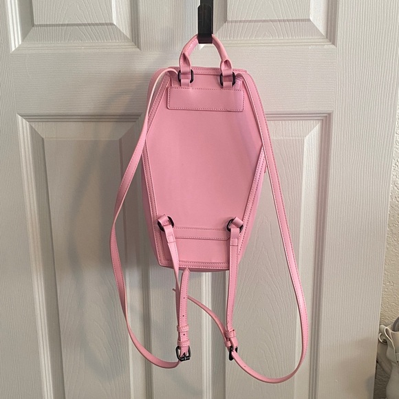 🌼 NWOT Pink Coffin-Shaped Backpack - "Never Trust The Living" Black Craft Brand - Picture 5 of 10